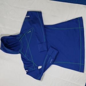 Saucony running jacket with hood. Size Large.